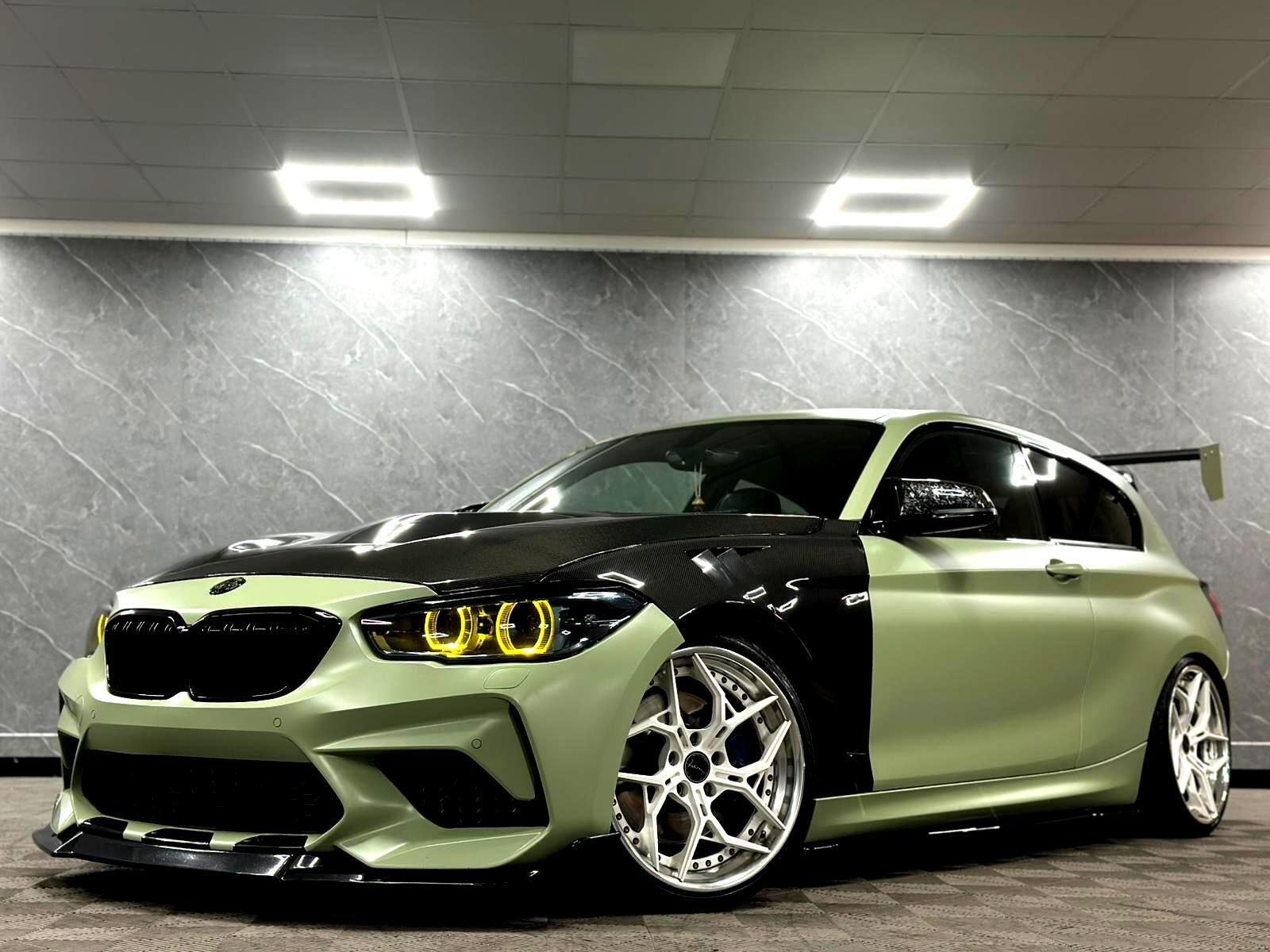 BMW 1 Series secondary view